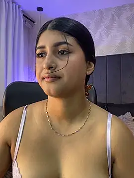 Snapshot of AngelCheerry_ chatting on April 21, 2026, 11:39 am AngelCheerry online show from April 21, 2026, 11:39 am