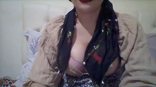 Snapshot of busex25 chatting on June 9, 2026, 8:54 pm busex25 online show from June 9, 2026, 8:54 pm