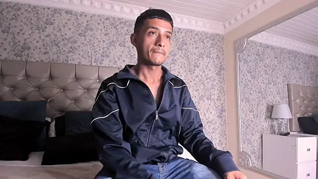 Snapshot of TurnerStar chatting on April 4, 2026, 12:01 pm TurnerStar online show from April 4, 2026, 12:01 pm