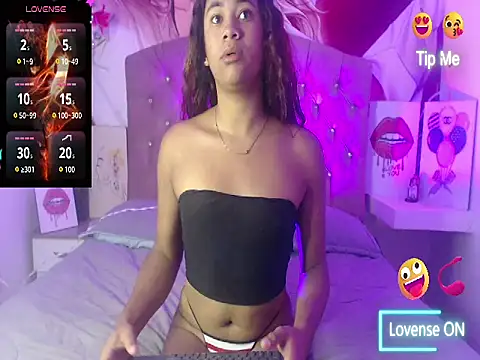 Snapshot of Renata_Valentina chatting on May 2, 2026, 11:26 am Renata Valentina online show from May 2, 2026, 11:26 am