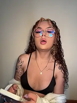 Amber-fire online show from May 25, 2026, 5:44 pm