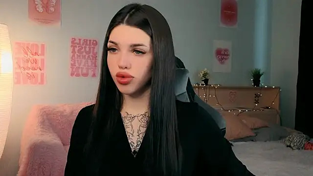 molly rettyy online show from May 9, 2026, 4:38 am