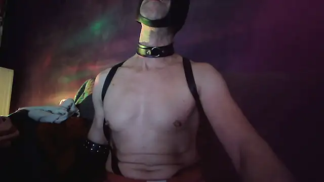 Snapshot of eldo1520 chatting on December 1, 2025, 3:18 am eldo1520 online show from December 1, 2025, 3:18 am