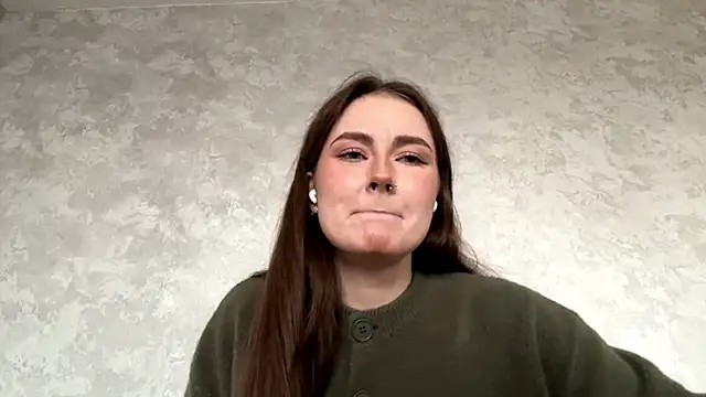 Snapshot of CaroylnEnz chatting on March 30, 2026, 8:05 am CaroylnEnz online show from March 30, 2026, 8:05 am