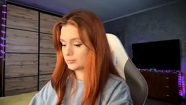 FoxyEmma online show from April 1, 2026, 3:09 pm