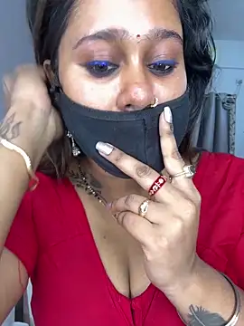 Snapshot of Sweet-Ellina chatting on May 6, 2026, 6:28 am Sweet-Ellina online show from May 6, 2026, 6:28 am