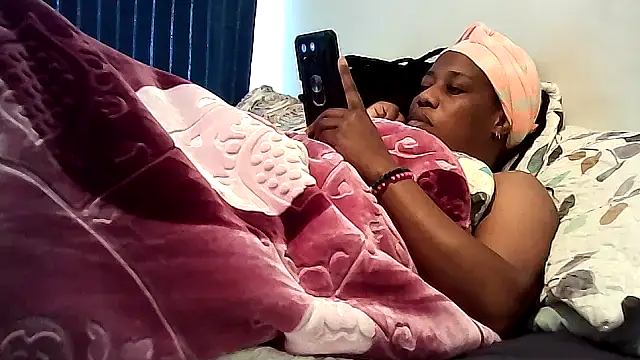 Snapshot of Dutches101 chatting on July 9, 2026, 7:09 am Dutches101 online show from July 9, 2026, 7:09 am