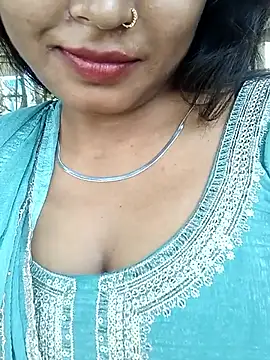 priyahot2001 online show from April 20, 2026, 5:21 am