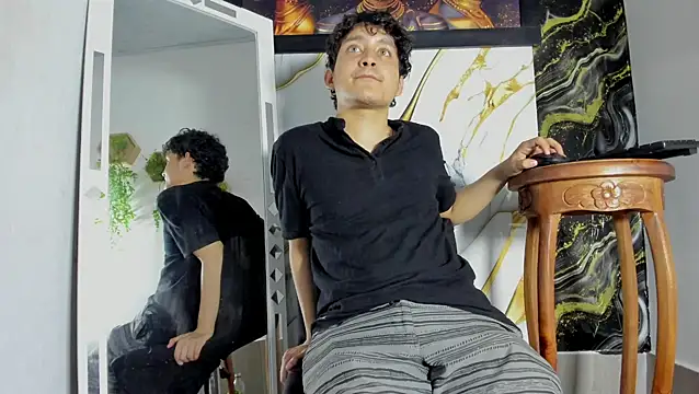 eros fangs online show from April 15, 2026, 3:23 am