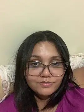 Snapshot of viviboraaaa chatting on May 1, 2026, 12:37 am viviboraaaa online show from May 1, 2026, 12:37 am
