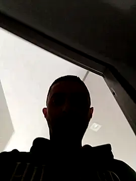 Snapshot of zzrkx chatting on March 31, 2026, 8:38 am zzrkx online show from March 31, 2026, 8:38 am