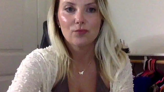 Snapshot of Natural_DDD chatting on May 18, 2026, 3:39 am Natural DDD online show from May 18, 2026, 3:39 am