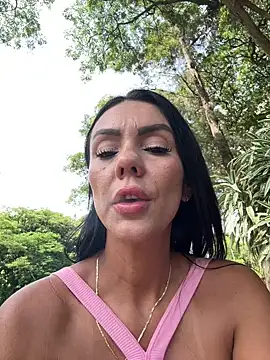 Snapshot of SofiParma chatting on March 31, 2026, 7:27 pm SofiParma online show from March 31, 2026, 7:27 pm