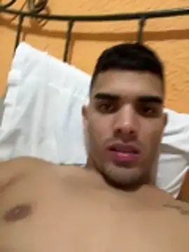 Snapshot of Josehjr chatting on April 20, 2026, 9:38 pm Josehjr online show from April 20, 2026, 9:38 pm
