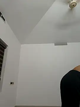 Snapshot of agaaaaaaa chatting on April 7, 2026, 6:32 pm agaaaaaaa online show from April 7, 2026, 6:32 pm