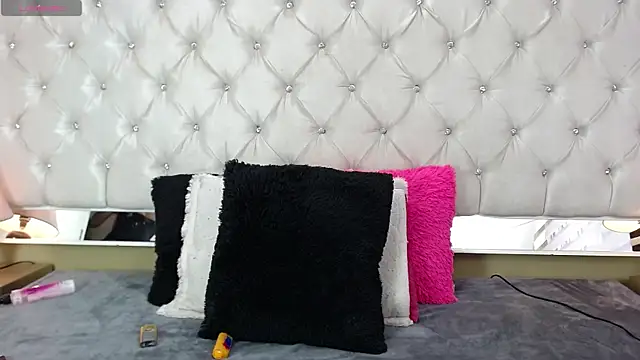 Snapshot of MistressNyx_ chatting on May 20, 2026, 8:39 pm MistressNyx online show from May 20, 2026, 8:39 pm