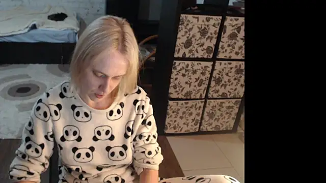 Snapshot of Sweet_hot_shrmp chatting on April 26, 2026, 8:28 pm Sweet hot shrmp online show from April 26, 2026, 8:28 pm