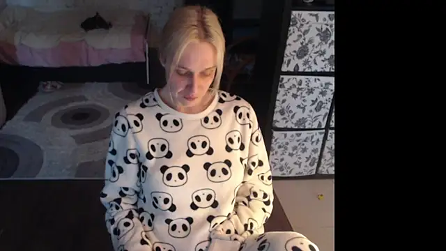 Snapshot of Sweet_hot_shrmp chatting on May 2, 2026, 3:23 am Sweet hot shrmp online show from May 2, 2026, 3:23 am