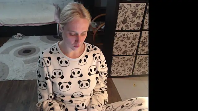 Snapshot of Sweet_hot_shrmp chatting on May 3, 2026, 7:50 pm Sweet hot shrmp online show from May 3, 2026, 7:50 pm