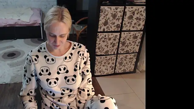 Snapshot of Sweet_hot_shrmp chatting on May 15, 2026, 6:39 pm Sweet hot shrmp online show from May 15, 2026, 6:39 pm