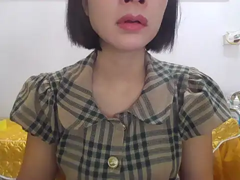 Lyna 2k online show from April 9, 2026, 8:42 am