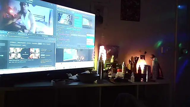 courtney1982 online show from August 7, 2026, 8:48 pm
