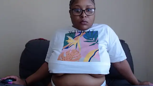 Snapshot of xxZoeyx chatting on October 8, 2025, 5:42 am xxZoeyx online show from October 8, 2025, 5:42 am