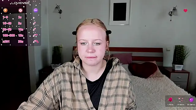 KittyCutest online show from March 30, 2026, 8:38 am