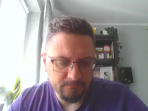 19cmSlave online show from May 19, 2026, 7:26 am