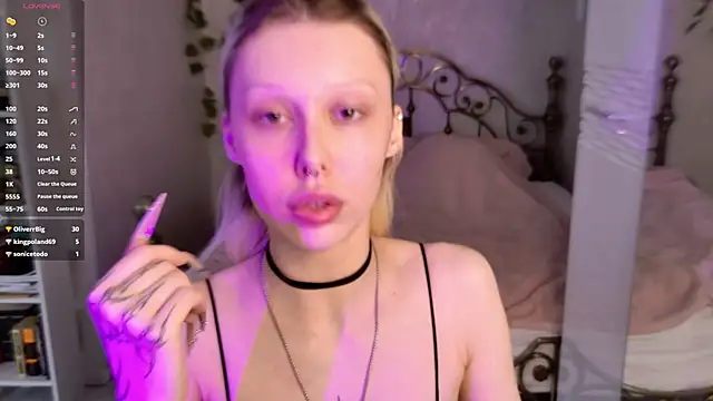 ghost girly online show from May 19, 2026, 4:08 am