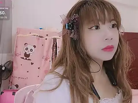 Snapshot of H-Maya chatting on April 11, 2026, 1:13 am H-Maya online show from April 11, 2026, 1:13 am