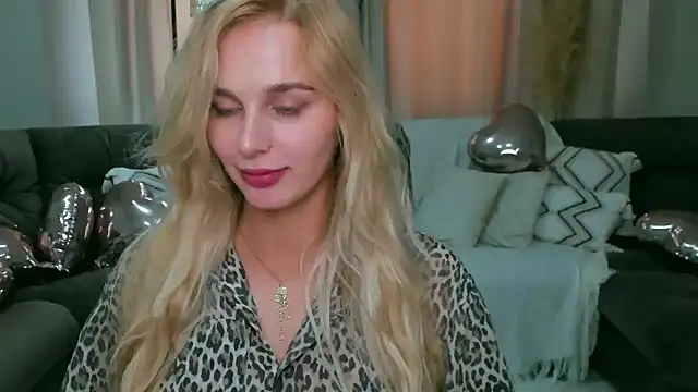 blonde  flirt online show from April 1, 2026, 5:09 am