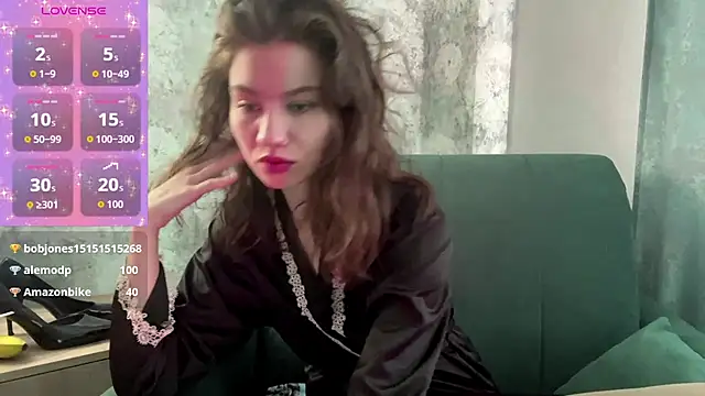 Snapshot of SelenaKiss_ chatting on April 18, 2026, 3:09 am SelenaKiss online show from April 18, 2026, 3:09 am