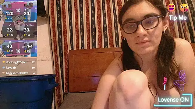 Snapshot of Ellaa_honey chatting on June 28, 2026, 3:35 am Ellaa honey online show from June 28, 2026, 3:35 am