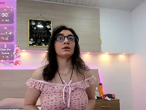 Ellaa honey online show from April 20, 2026, 1:13 pm