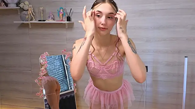 Snapshot of belle_cute chatting on June 21, 2026, 3:12 am belle cute online show from June 21, 2026, 3:12 am