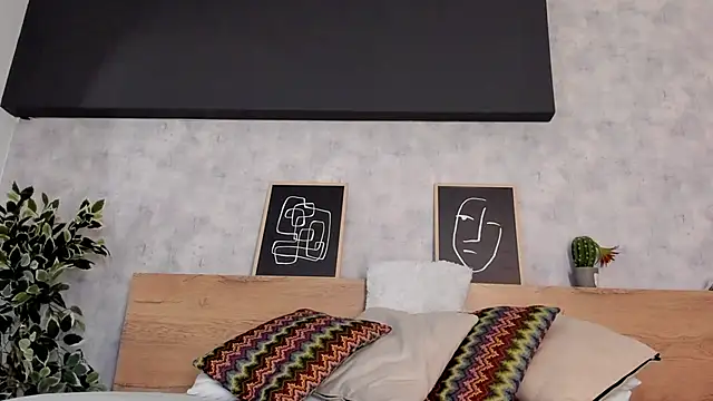 IamMartina  online show from April 1, 2026, 6:16 pm