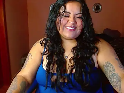 Snapshot of LunaAddittion chatting on May 1, 2026, 11:32 pm LunaAddittion online show from May 1, 2026, 11:32 pm