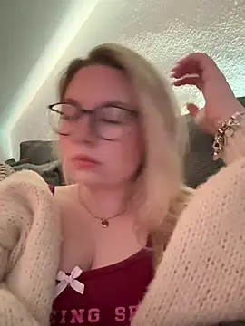 miialive online show from April 2, 2026, 7:42 pm