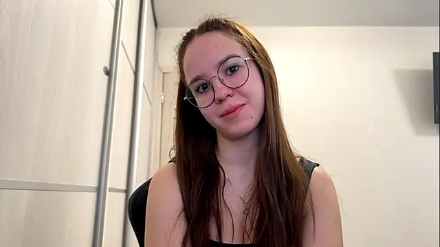 AriaGrand online show from April 3, 2026, 7:15 am