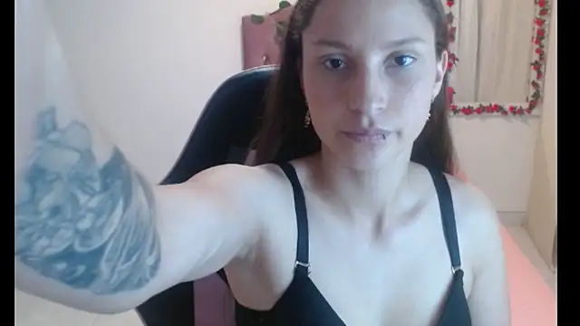 scarlet1609 online show from April 21, 2026, 2:01 pm