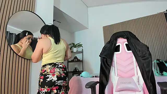 Snapshot of camille_sinclair_ chatting on April 8, 2026, 7:15 pm camille sinclair online show from April 8, 2026, 7:15 pm