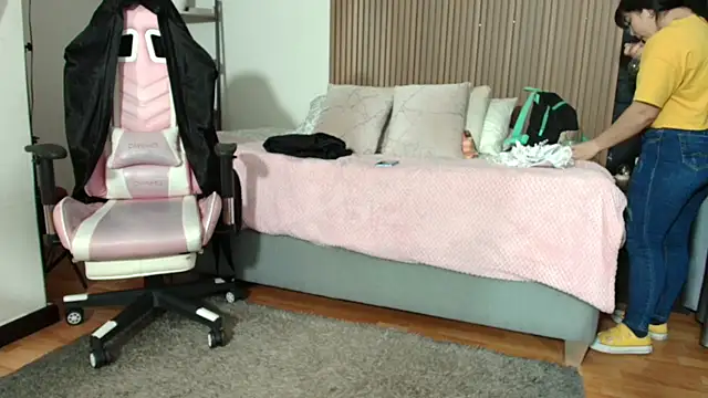 Snapshot of camille_sinclair_ chatting on April 9, 2026, 7:09 pm camille sinclair online show from April 9, 2026, 7:09 pm