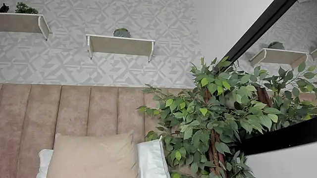 Snapshot of GrayHall chatting on April 30, 2026, 8:43 am GrayHall online show from April 30, 2026, 8:43 am