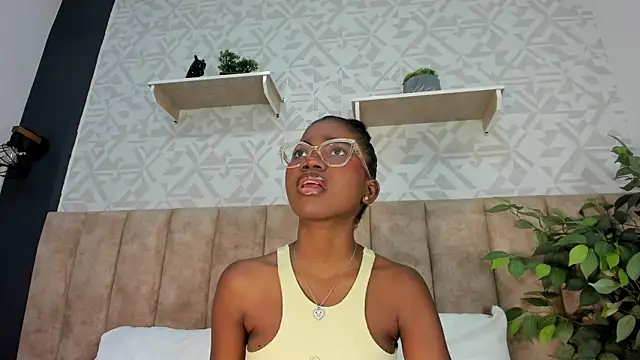 Snapshot of GrayHall chatting on May 1, 2026, 8:47 pm GrayHall online show from May 1, 2026, 8:47 pm