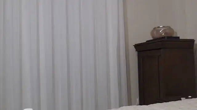 Snapshot of milfhoneynaz chatting on April 8, 2026, 5:25 pm milfhoneynaz online show from April 8, 2026, 5:25 pm