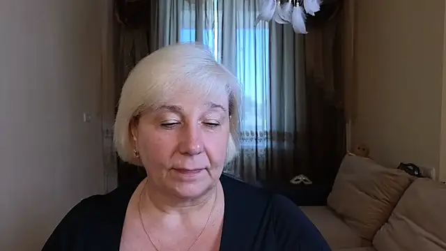 Milane Milky online show from May 18, 2026, 5:13 am
