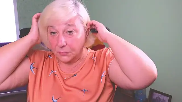 Milane Milky online show from May 26, 2026, 5:16 am