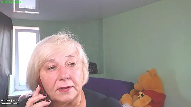 Milane Milky online show from June 18, 2026, 5:17 am