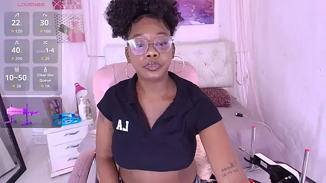 Snapshot of emily_smith18 chatting on May 9, 2026, 12:52 pm emily smith18 online show from May 9, 2026, 12:52 pm